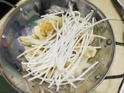 Make Pots of sour sauce step 0