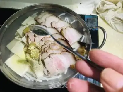 Make Pots of sour sauce step 2