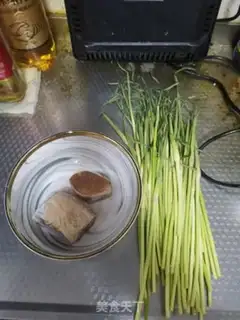 Make Garlic fried meat step 0