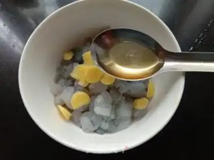 Make Corn shrimp step 1
