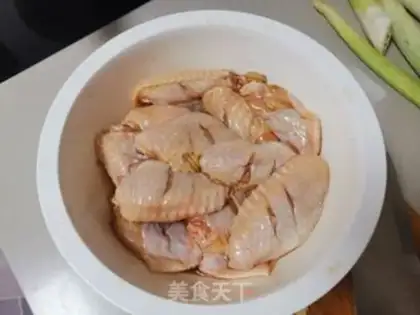Make Coke chicken wings step 1