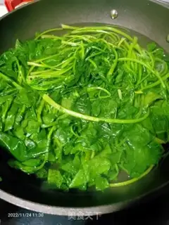 Make Homemade spinach noodles step 1