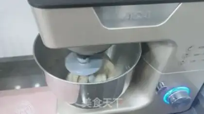 Make Pinky bean buns step 7