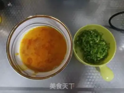 Make Pretzel fried eggs step 1