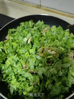 Make Pyramid intestine fried river powder step 3