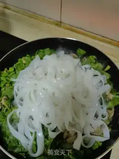 Make Pyramid intestine fried river powder step 4