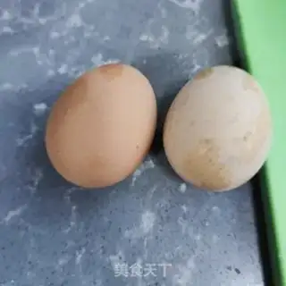 Make Eggs and peas step 1