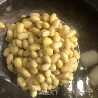 Make Plum meat with soybeans step 2