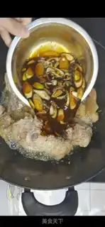 Make Iron-pot pig-bones step 8