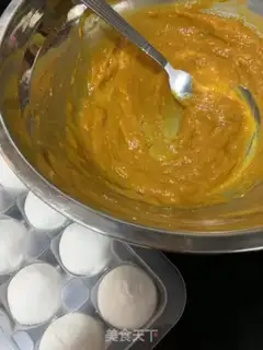 Make A hearty pumpkin bun step 1