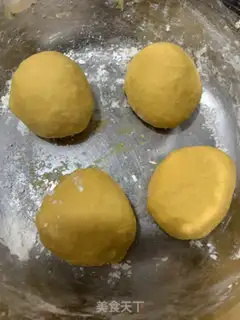 Make A hearty pumpkin bun step 4