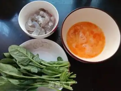 Make Spinach eggs and shrimp step 0