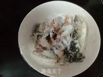 Make Five peppers of salt fish bones step 9
