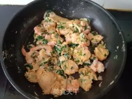 Make Spinach eggs and shrimp step 11