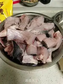 Make Spicy fish soup pan step 1