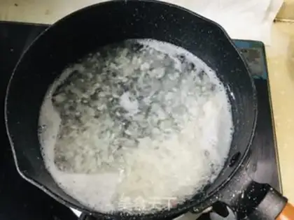 Make ♪ Scrambled eggs soup ♪ step 1