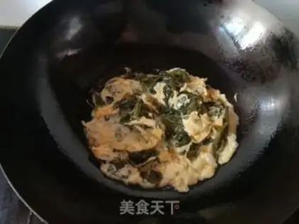 Make Fried eggs from the dress and vegetables step 5