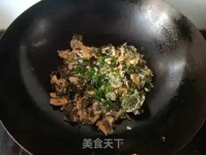 Make Fried eggs from the dress and vegetables step 7