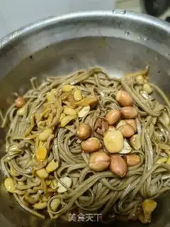 Make Spicy noodle step 4