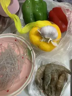 Make Garlic shrimp steamed potatoes step 0