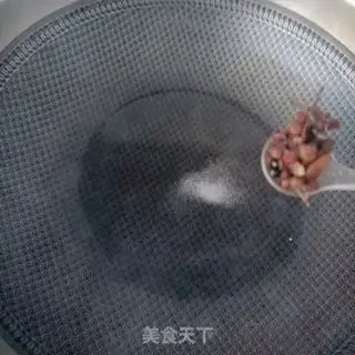 Make Chicken Legs and Fowler Burning Doves step 10