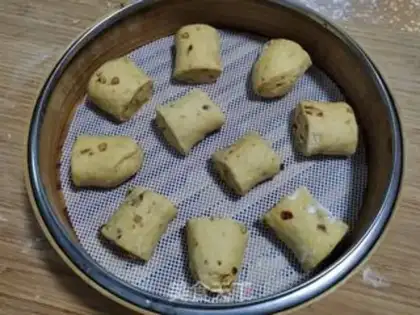 Make Red sugar date walnuts step 8
