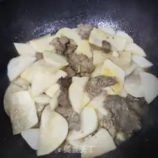 Make Beef fried potatoes step 3