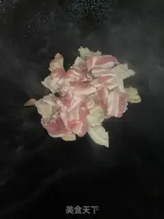 Make The deer mushrooms are fried with five flowers step 4