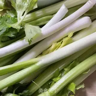 Make Celery beef dumplings step 0