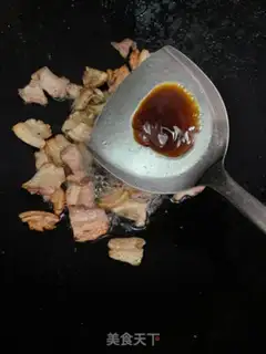 Make The deer mushrooms are fried with five flowers step 6