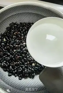 Make Salt and leather sauce, black beans step 0