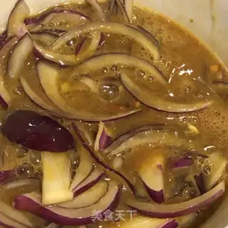 Make Onion fried eggs step 3