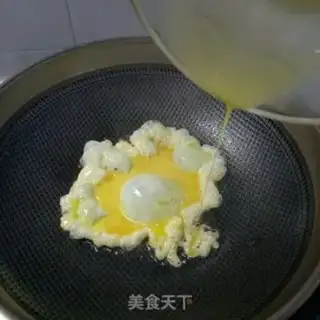 Make Sea cucumbered eggs with wood step 4