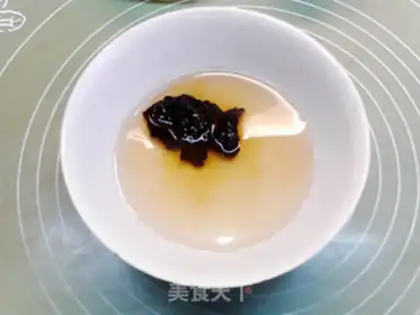 Make Rose-smelt-sugar toast step 6