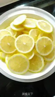 Make Rose lemon tea step 1
