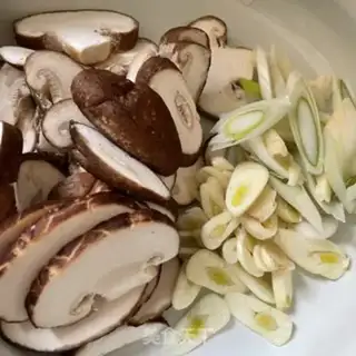 Make Gold tofu mushroom fat cow step 2