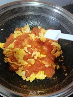 Make Tomato fried eggs step 7