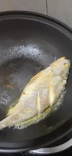 Make Sour sauce and yellowfish step 4