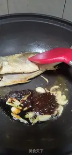 Make Sour sauce and yellowfish step 6
