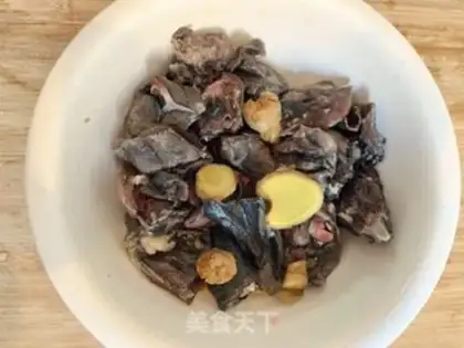 Make Yellow chicken step 1
