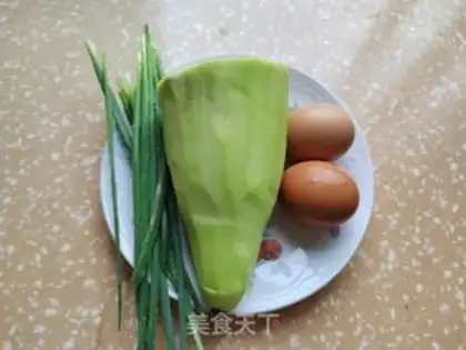 Make Fried egg buzz soup step 0