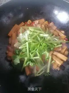 Make Celery fried dry step 5