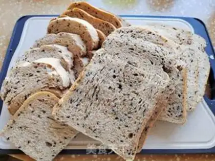 Make Bread machine full of rye sesame toast step 6