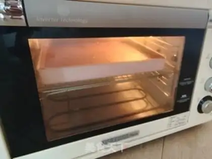 Make Christmas chocolate stake cake step 9