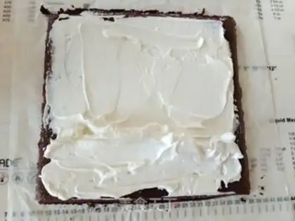 Make Christmas chocolate stake cake step 12
