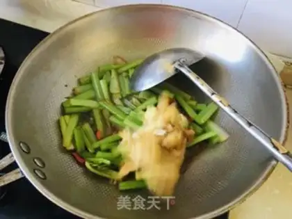Make Celery fried eggs step 5