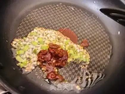 Make Golden mushroom roll step 1