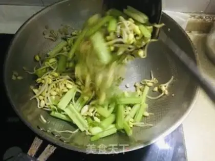 Make Soybean sprouts step 2