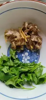 Make Egg beef congee step 1