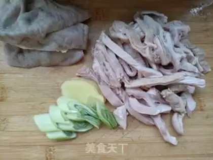 Make Monkey head mushroom belly soup step 4